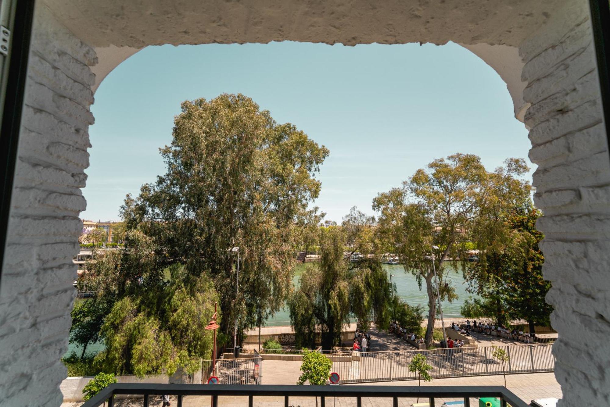 Betis River View Seville Exterior photo
