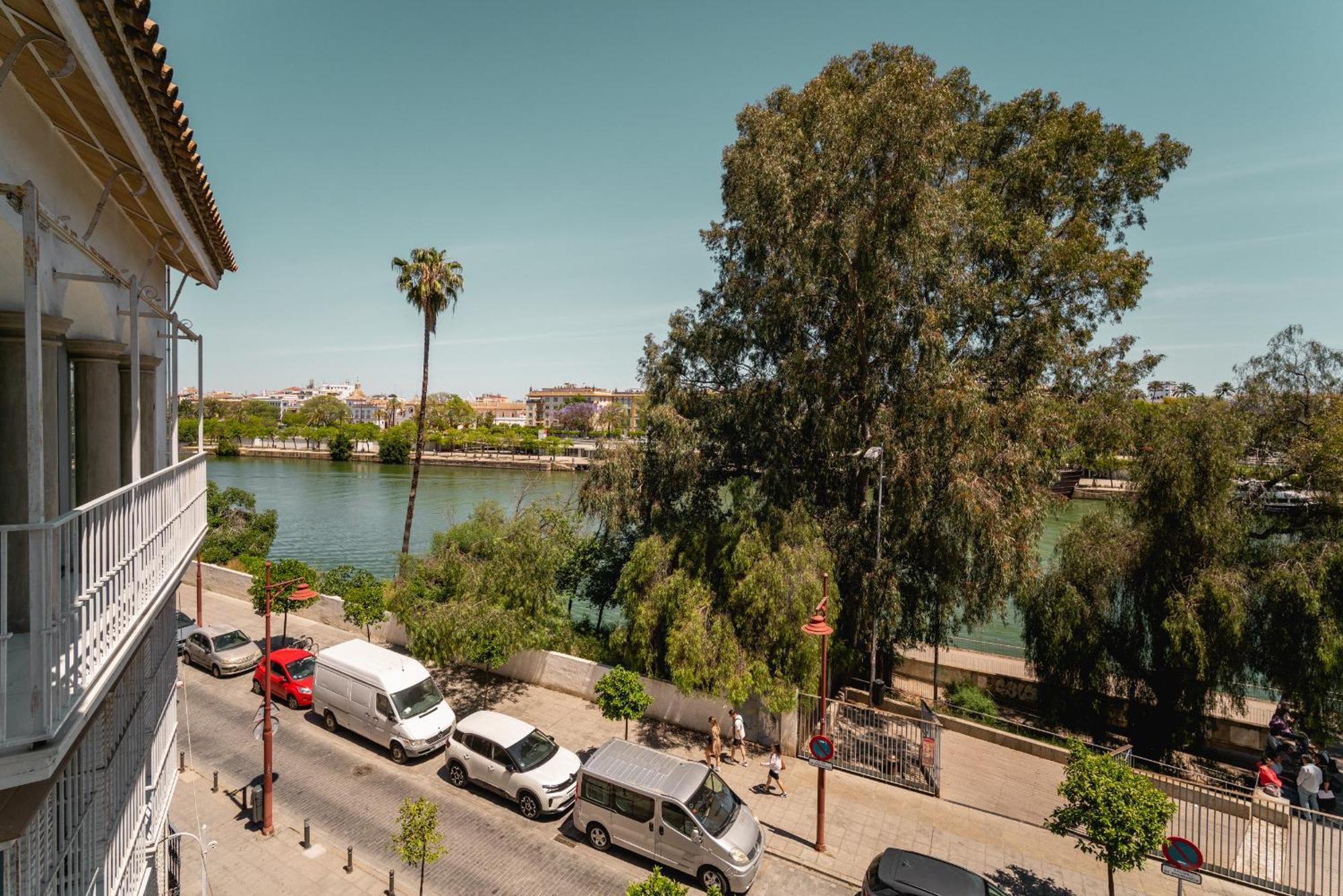 Betis River View Seville Exterior photo