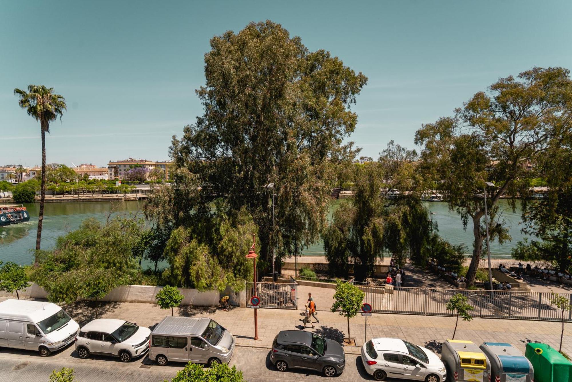 Betis River View Seville Exterior photo